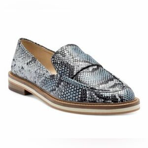 Vince Camuto Jorda gray snakeskin print leather loafer